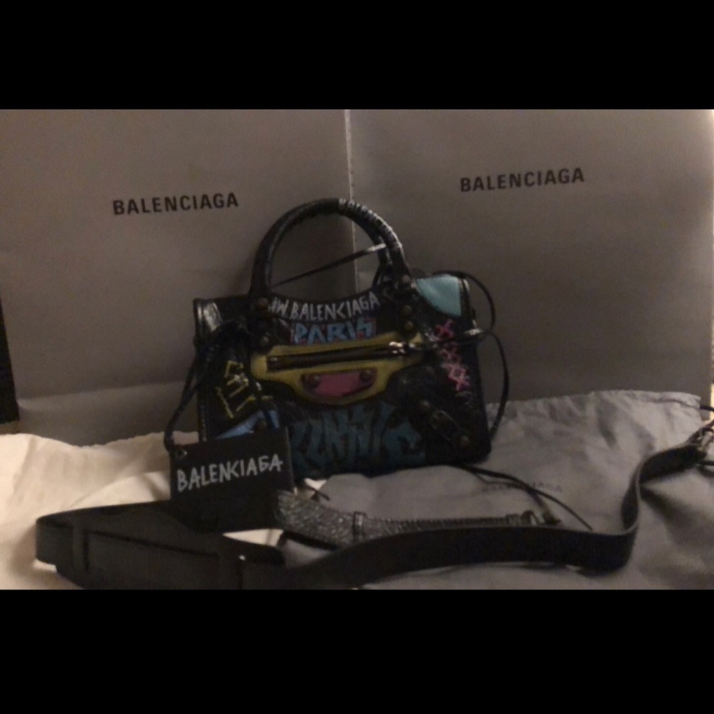Balenciaga - Picture 2 of 2